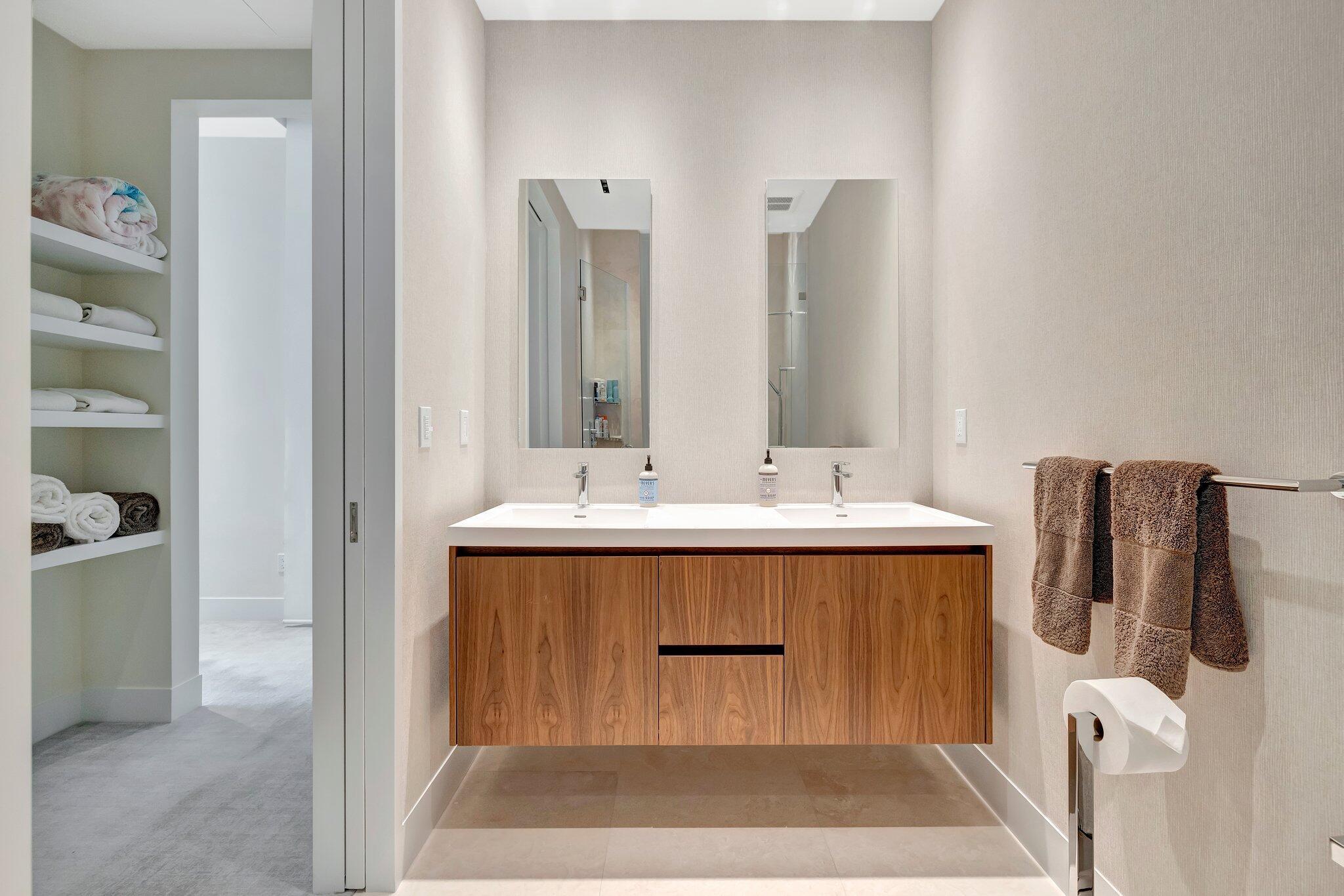 SAILFISH POINT - Residential