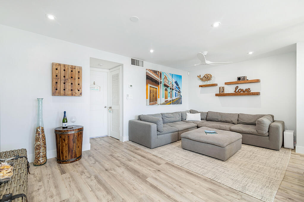 PARADISE VILLAS CONDO - Residential