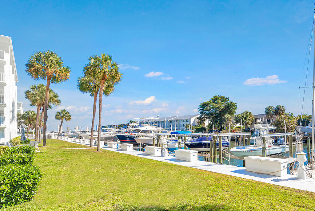 PARADISE VILLAS CONDO - Residential