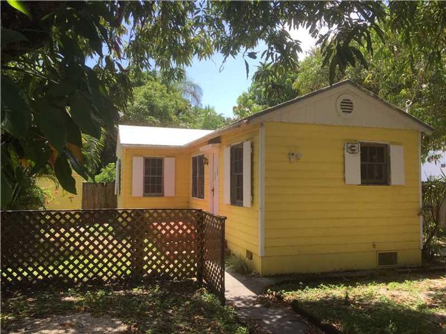 Rarely Available. 2 bedroom 1 bath located in quiet Victoria Park within walking distance of Las Olas. Very private setting. Wood floors, central A/C. Fenced patio with Washer/Dryer outside the house. Pet allowed with $200 pet deposit. No aggressive breed s allowed. Long or Short term lease with 60days notice to vacate. Contact me for more details. FIRST, LAST & SECURITY DEPOSIT REQUIRED. PLEASE INCLUDE CREDIT REPORT WITH OFFER TO LEASE. NO AGGRESSIVE PET BREEDS.