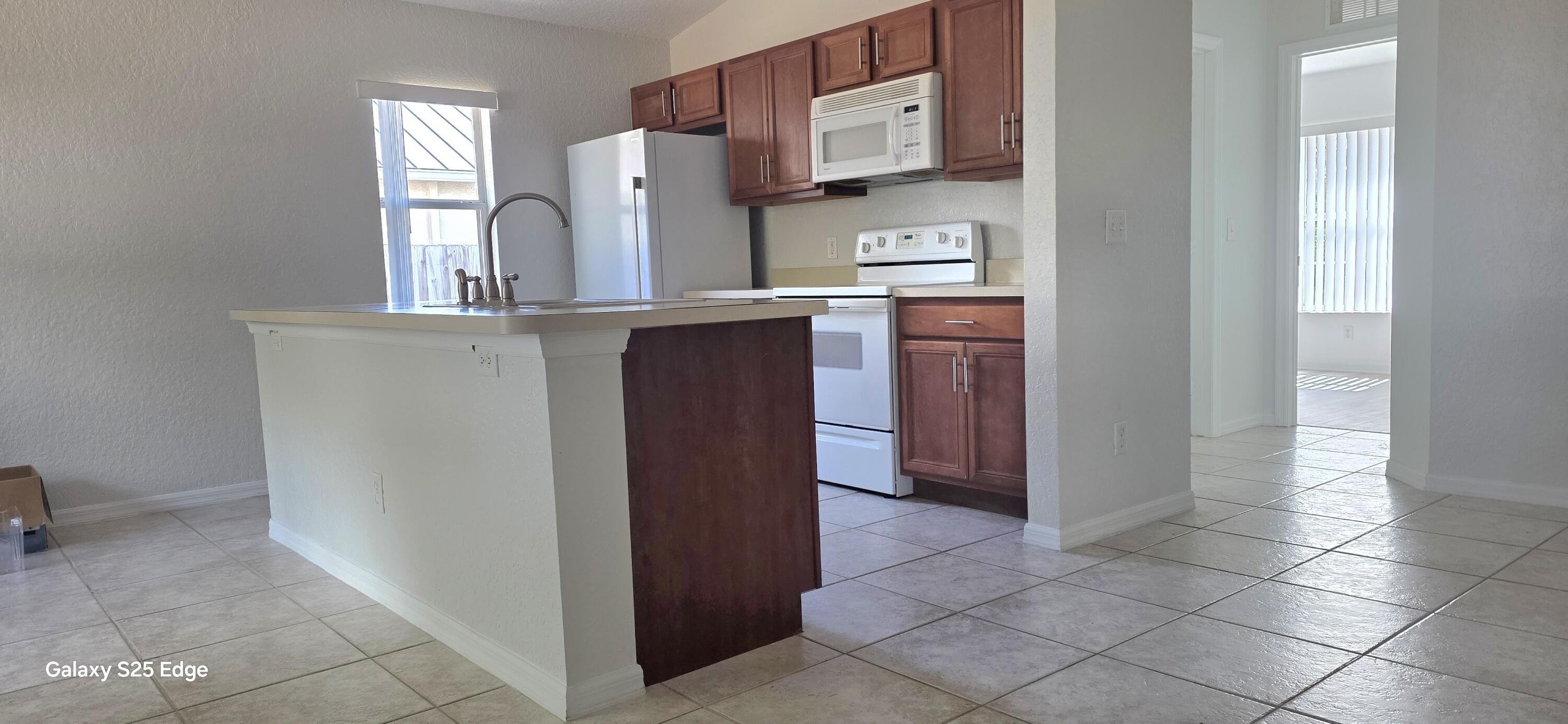 PORT ST LUCIE SECTION 15 - Residential Lease