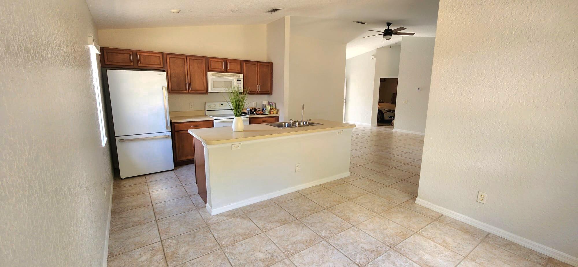 PORT ST LUCIE SECTION 15 - Residential Lease