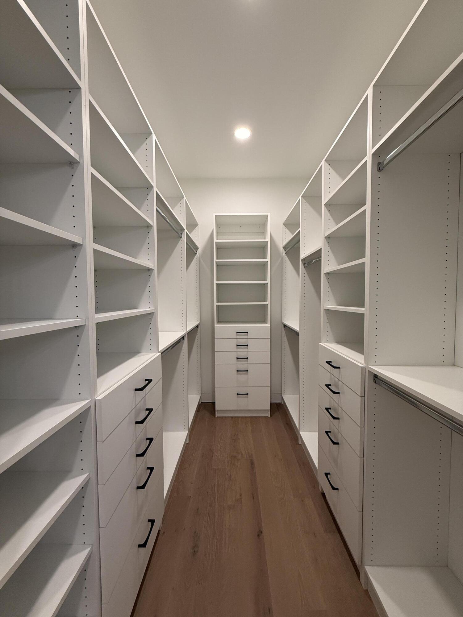 RIVERSIDE PARK - Residential