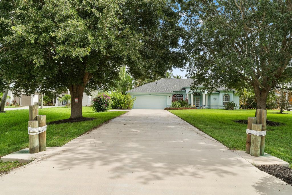 Photo of 165 SE Osprey Ridge, Port Saint Lucie, FL 34984 (MLS # R11098052)