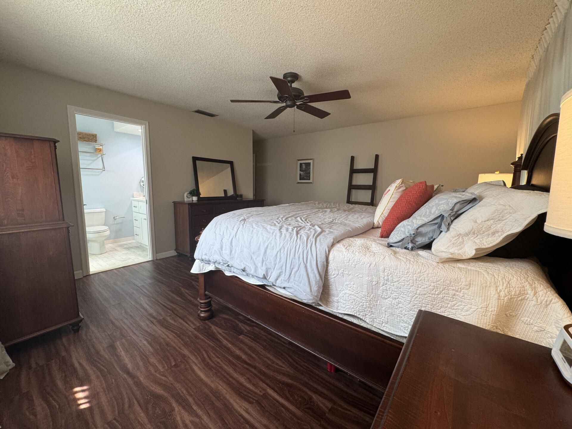 SANDALFOOT COVE SEC 2 - Residential