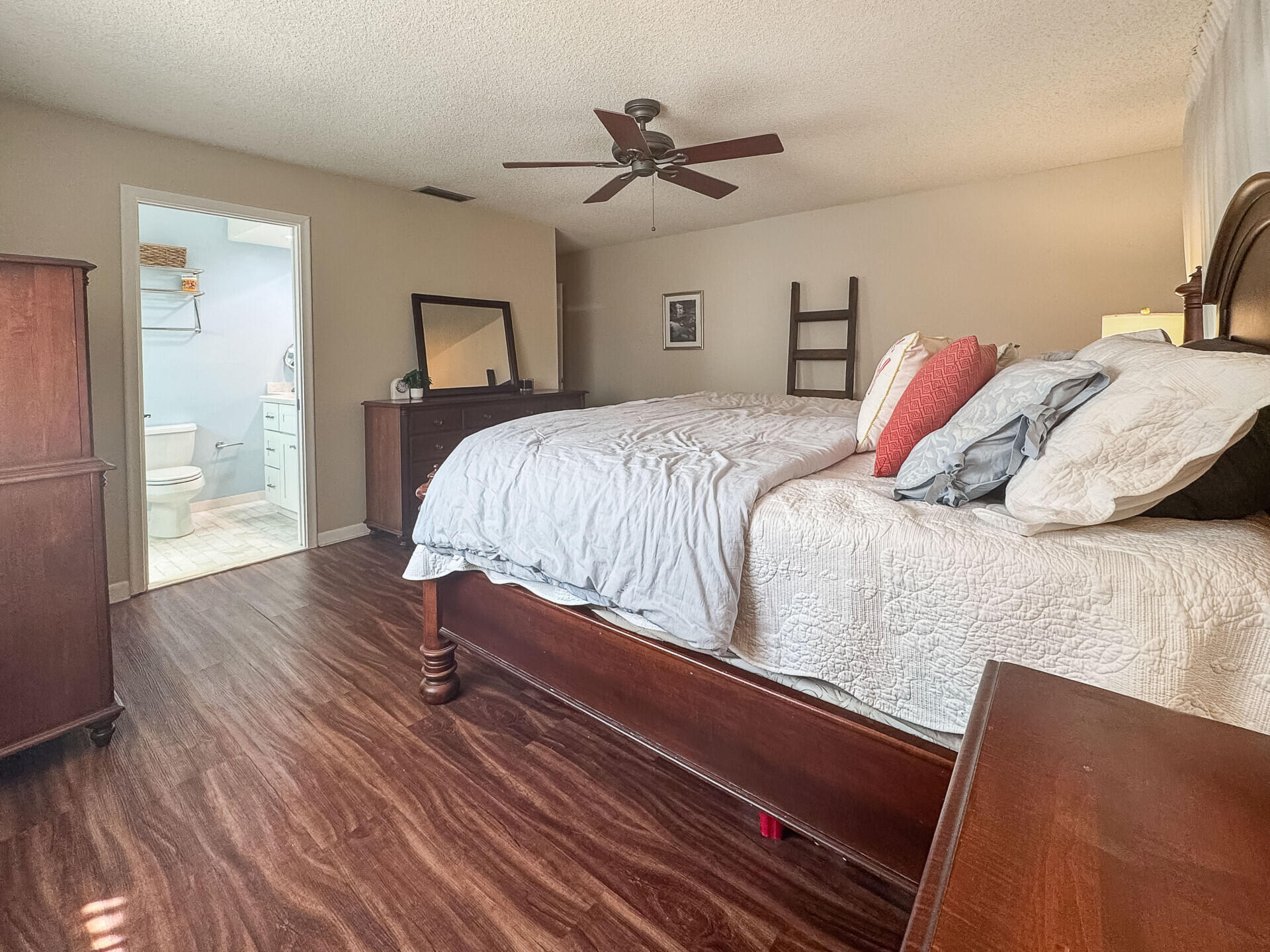 SANDALFOOT COVE SEC 2 - Residential