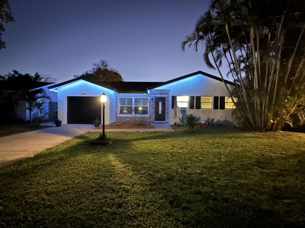 Photo of 22692 SW 65th Circle, Boca Raton, FL 33428 (MLS # B26005354)