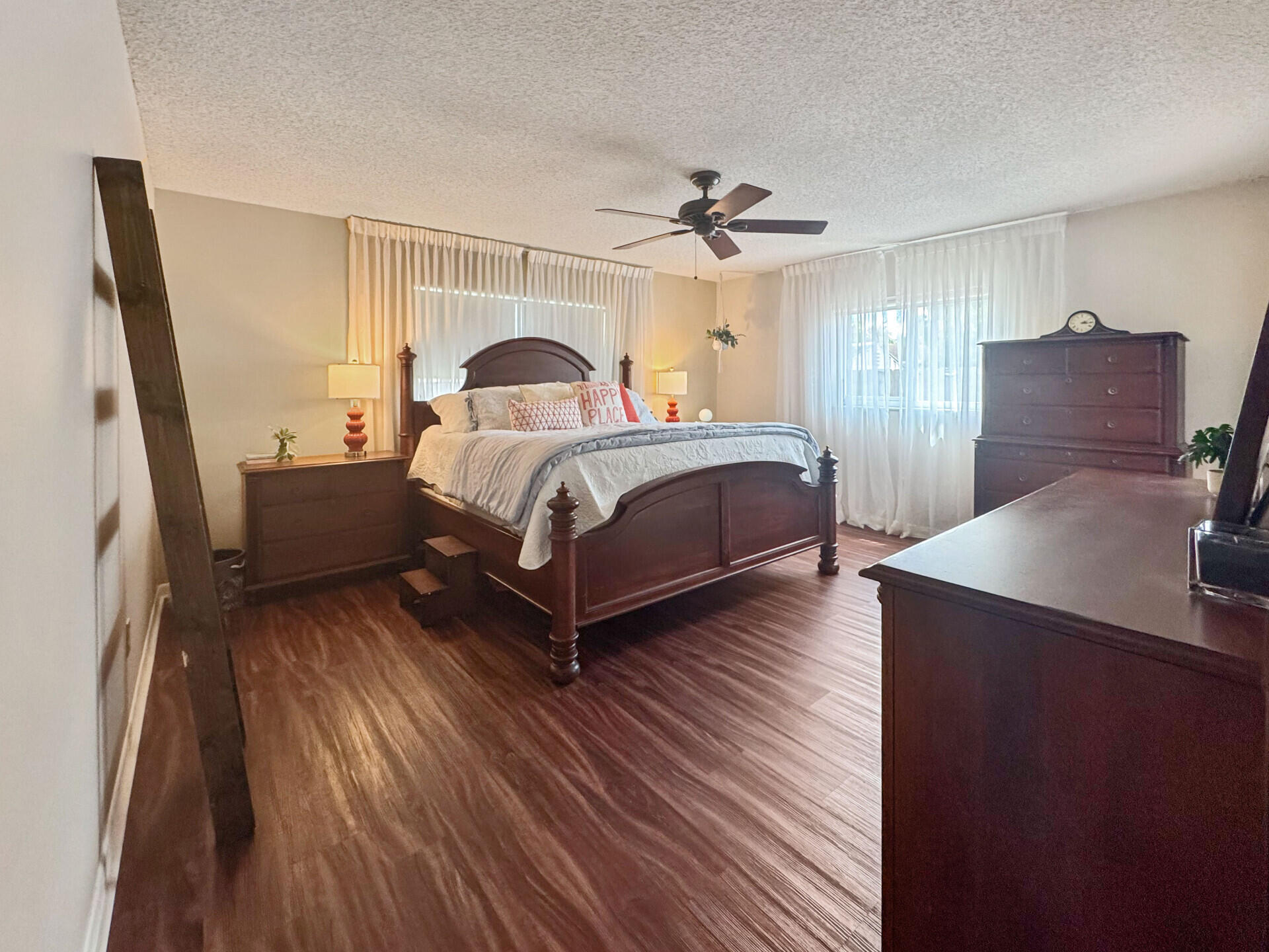 SANDALFOOT COVE SEC 2 - Residential