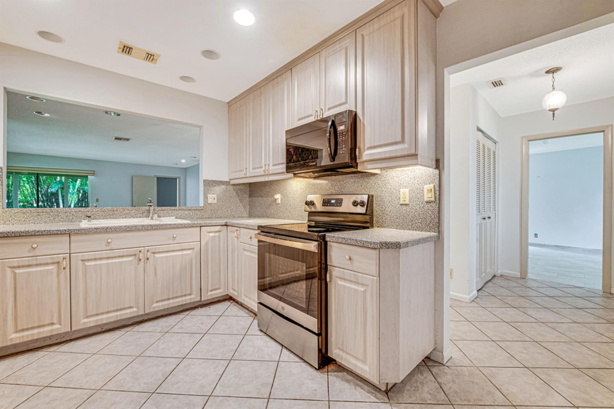 LUCERNE LAKES HOMES VILLAGE II 1ST ADD - Residential