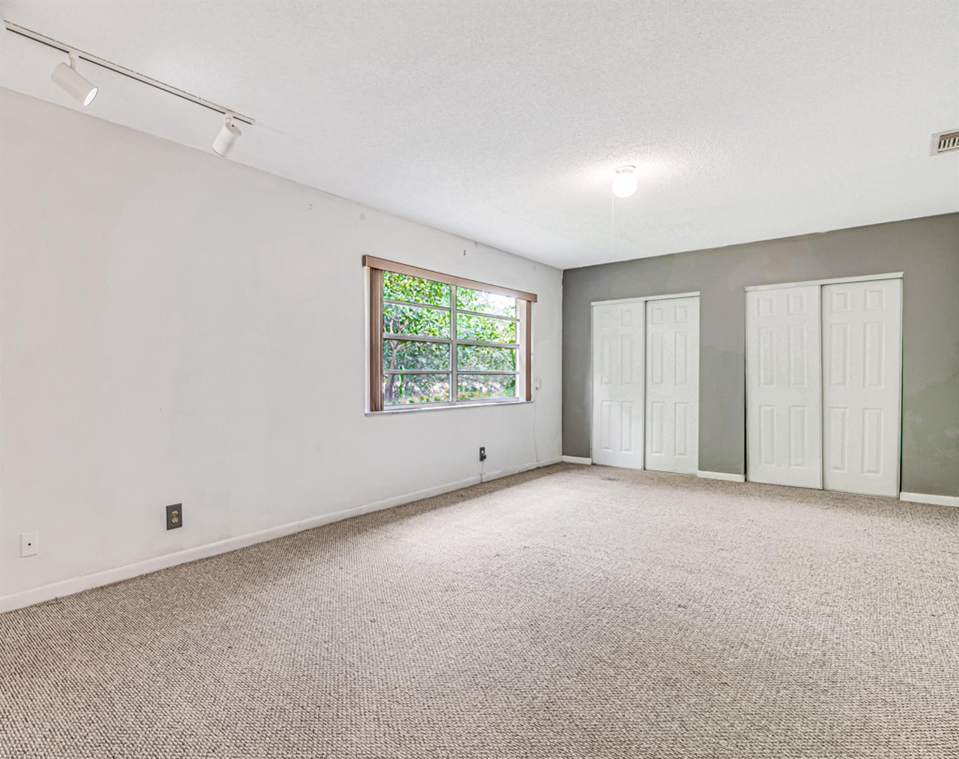 LUCERNE LAKES HOMES VILLAGE II 1ST ADD - Residential