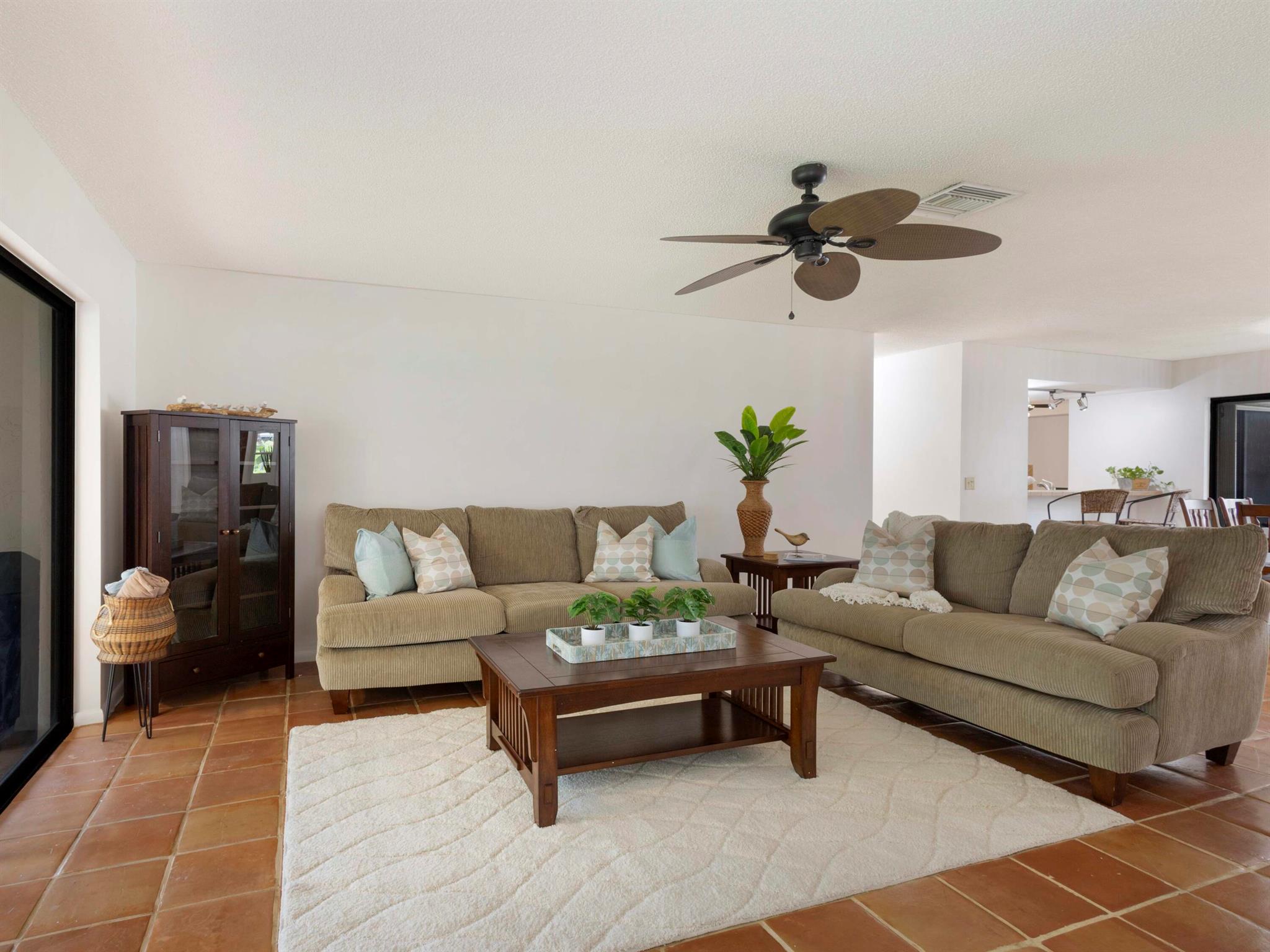 LAKESHORE COLONY VILLAS - Residential