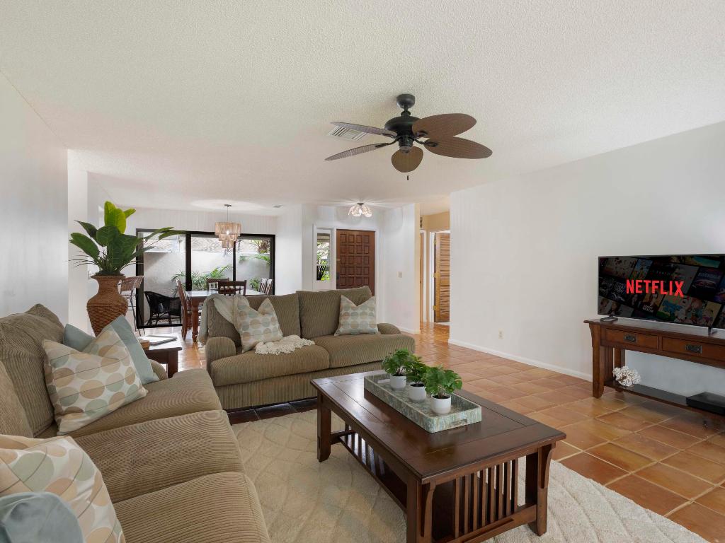 LAKESHORE COLONY VILLAS - Residential