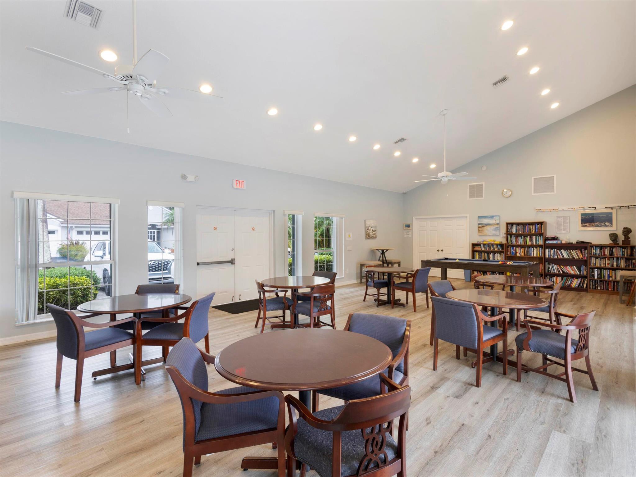 LAKESHORE COLONY VILLAS - Residential