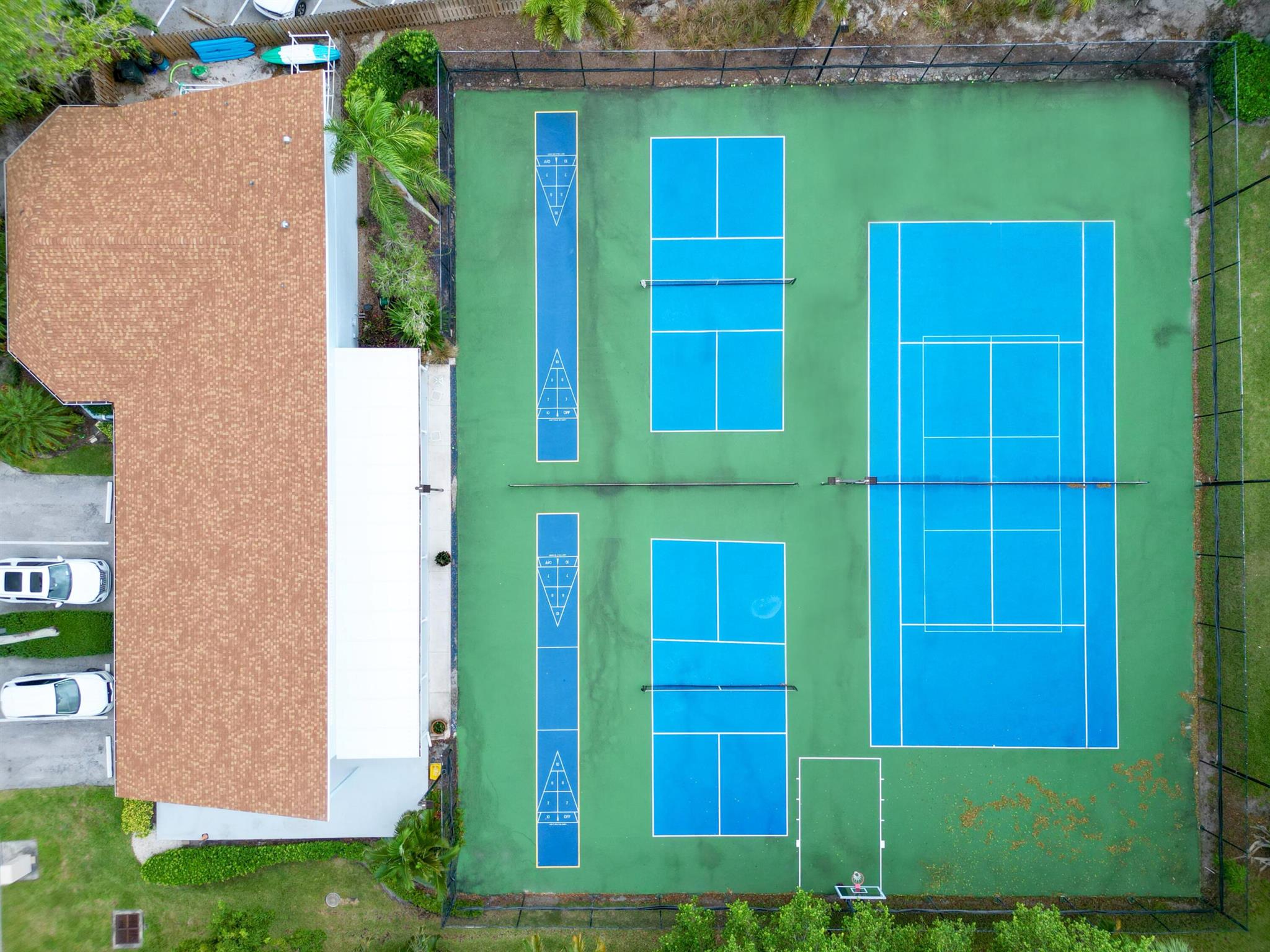 LAKESHORE COLONY VILLAS - Residential