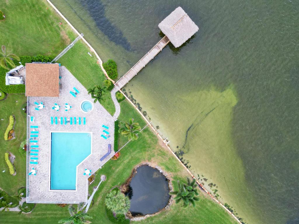 LAKESHORE COLONY VILLAS - Residential