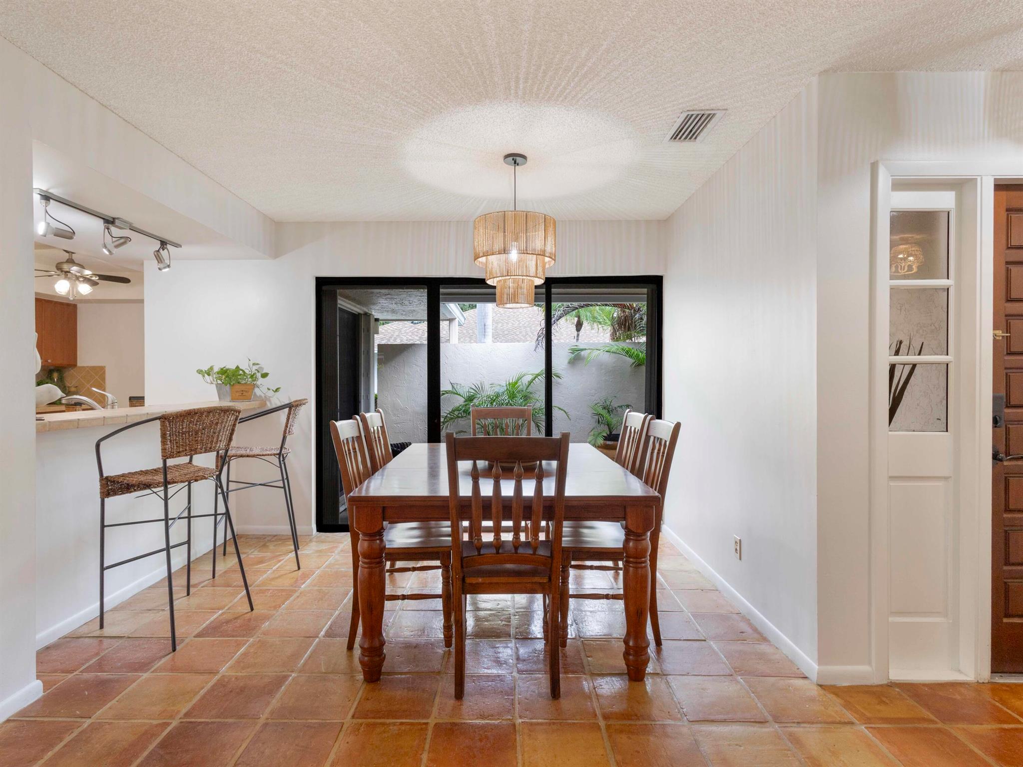 LAKESHORE COLONY VILLAS - Residential