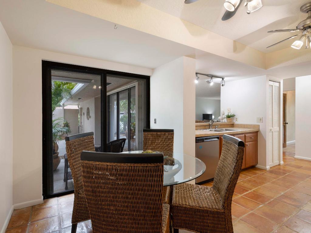 LAKESHORE COLONY VILLAS - Residential