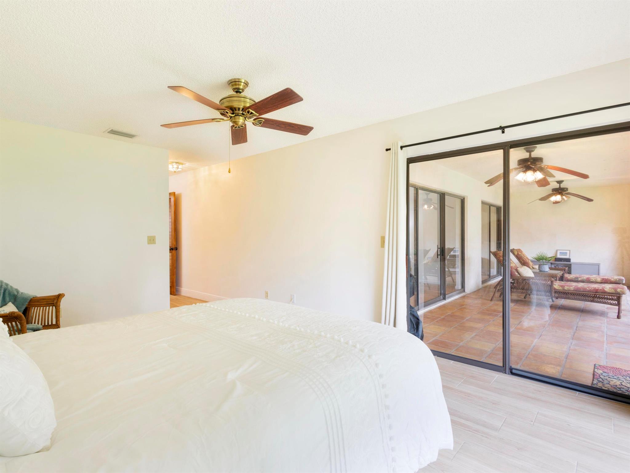 LAKESHORE COLONY VILLAS - Residential