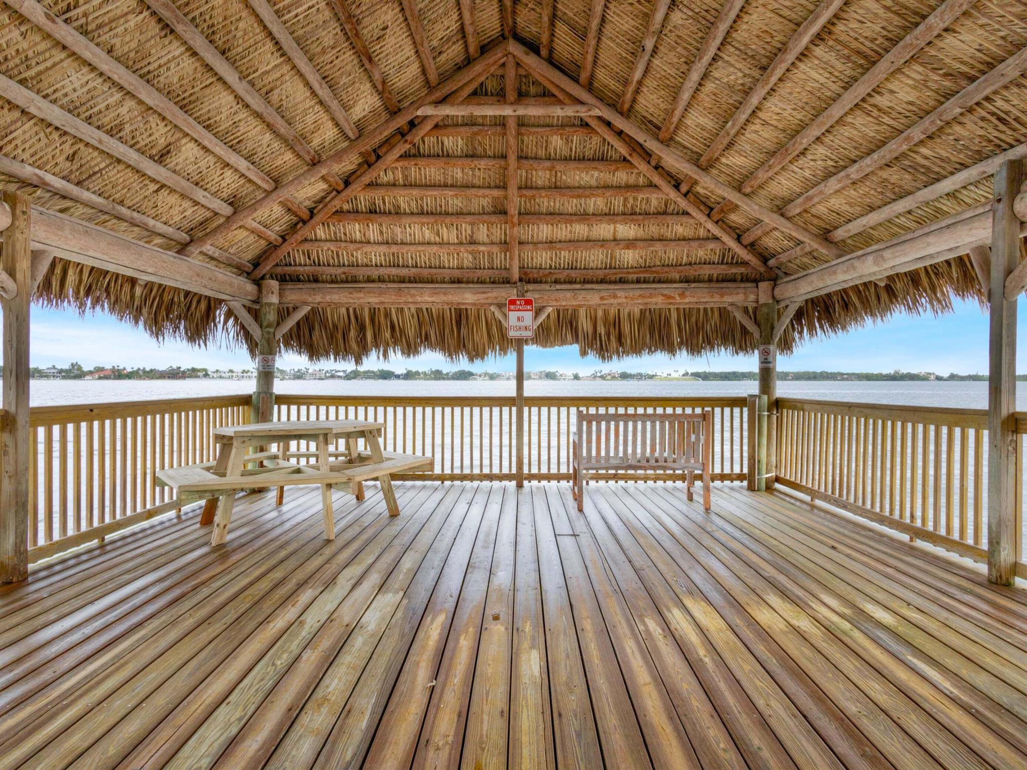 LAKESHORE COLONY VILLAS - Residential