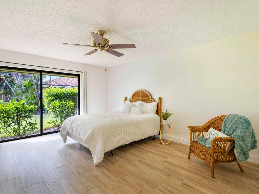 LAKESHORE COLONY VILLAS - Residential