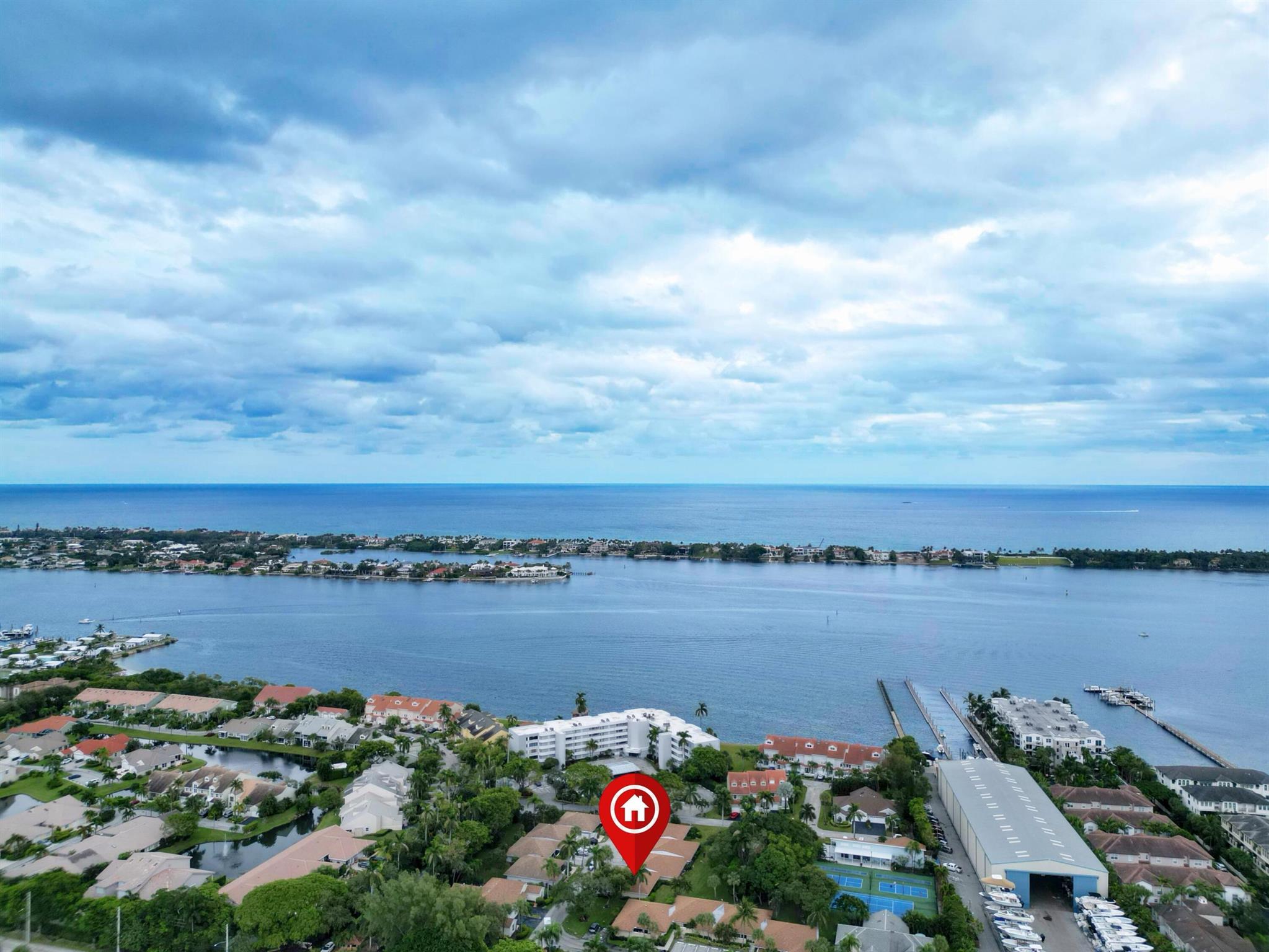 LAKESHORE COLONY VILLAS - Residential