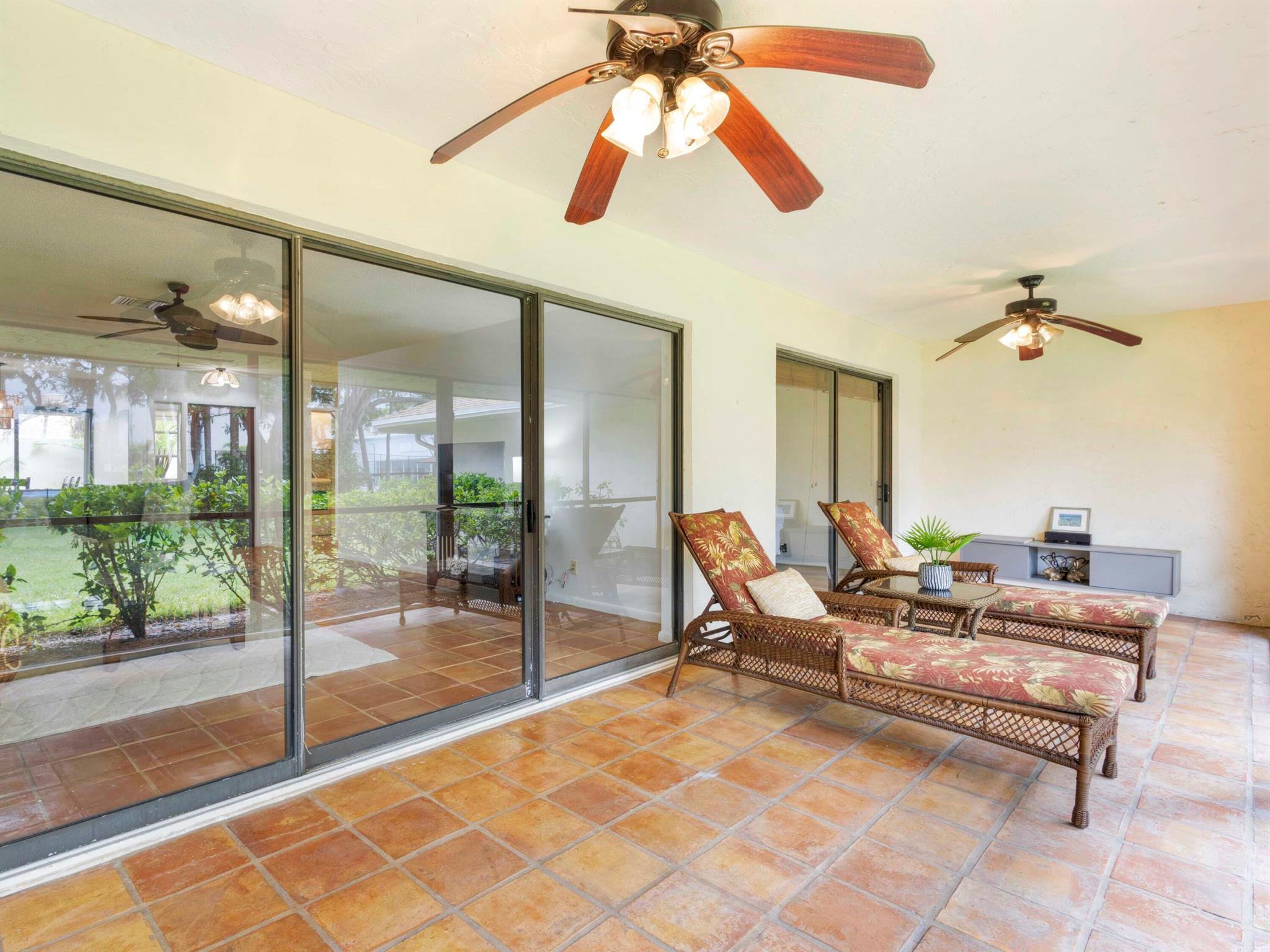 LAKESHORE COLONY VILLAS - Residential