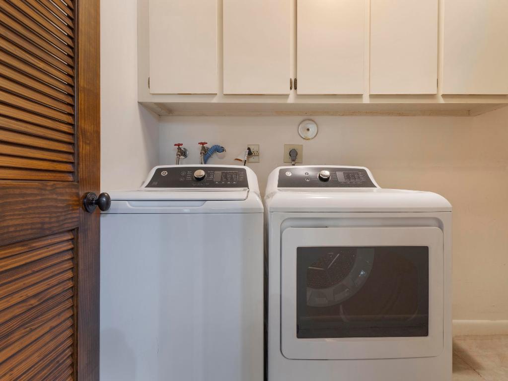 LAKESHORE COLONY VILLAS - Residential