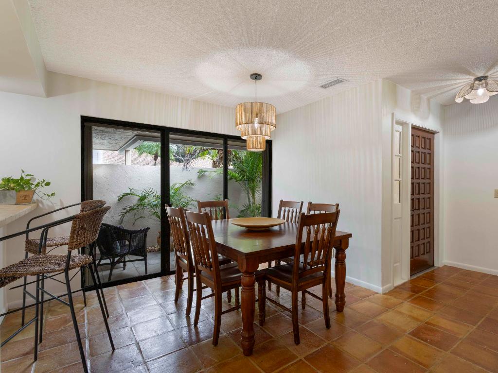 LAKESHORE COLONY VILLAS - Residential