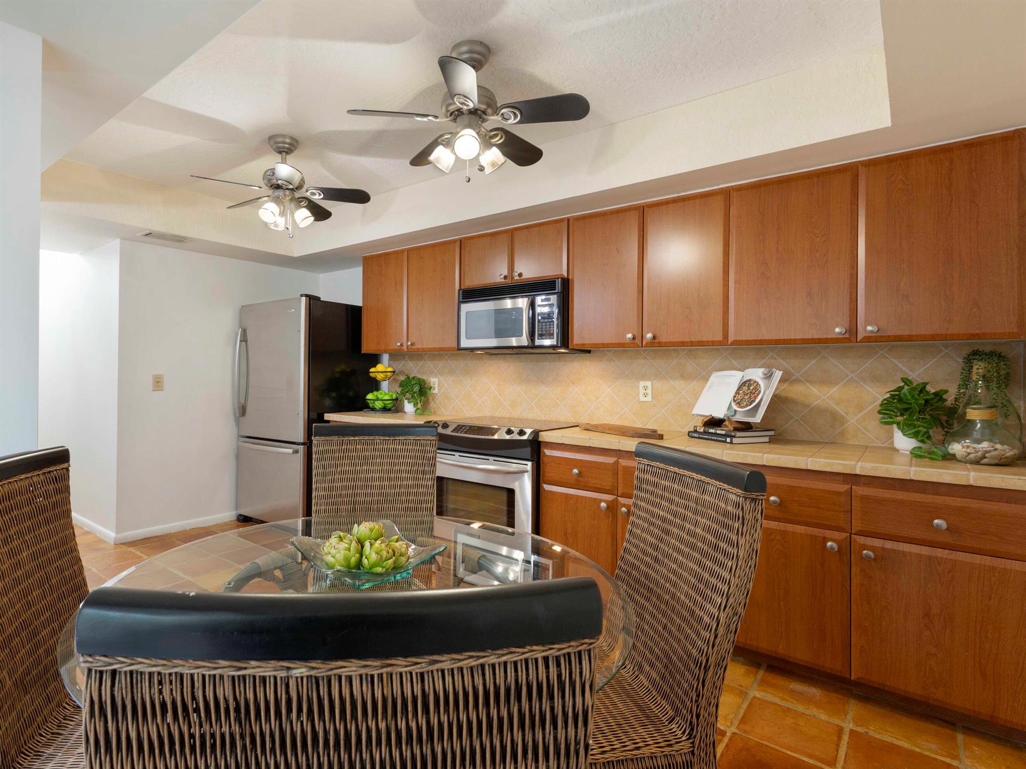 LAKESHORE COLONY VILLAS - Residential