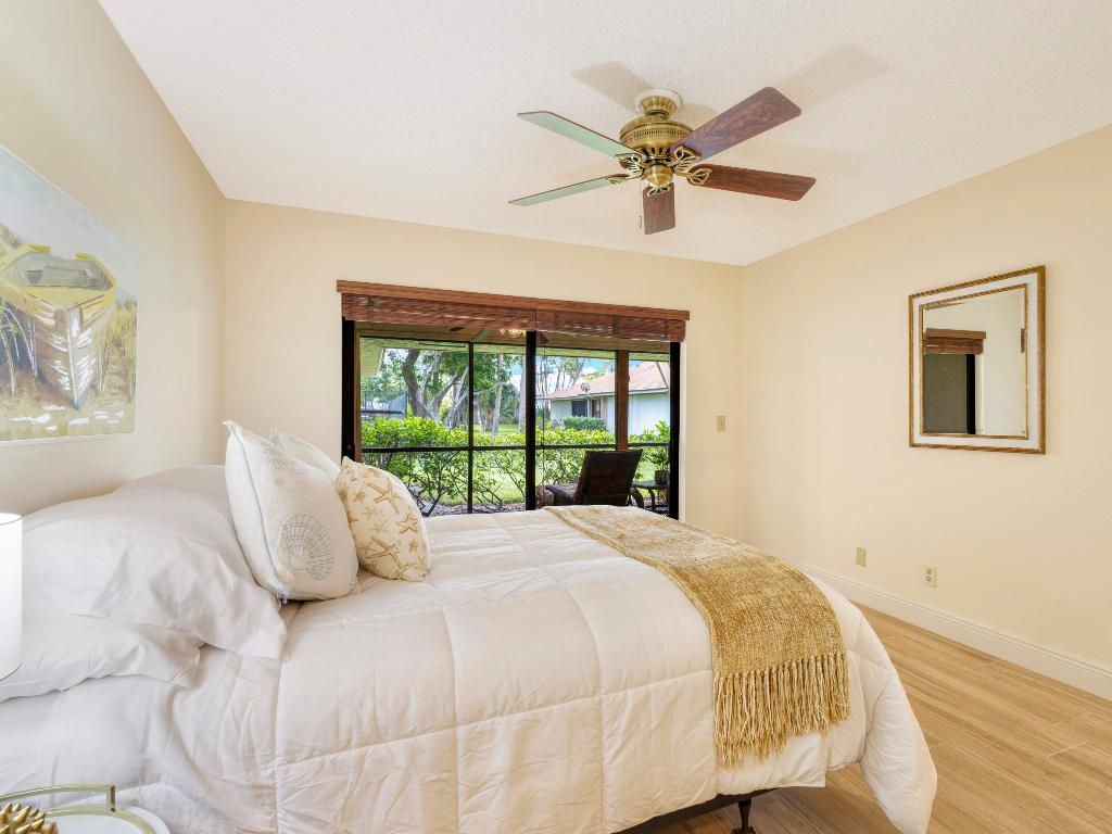 LAKESHORE COLONY VILLAS - Residential