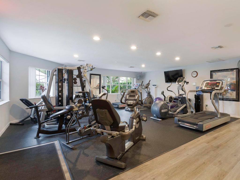 LAKESHORE COLONY VILLAS - Residential