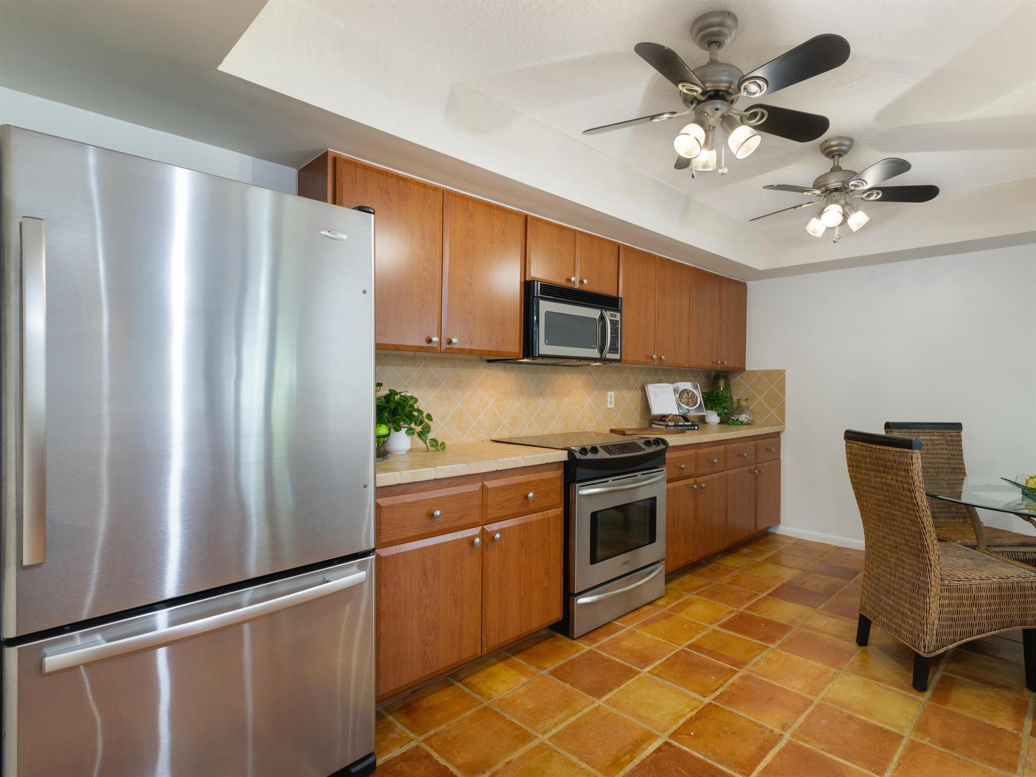 LAKESHORE COLONY VILLAS - Residential