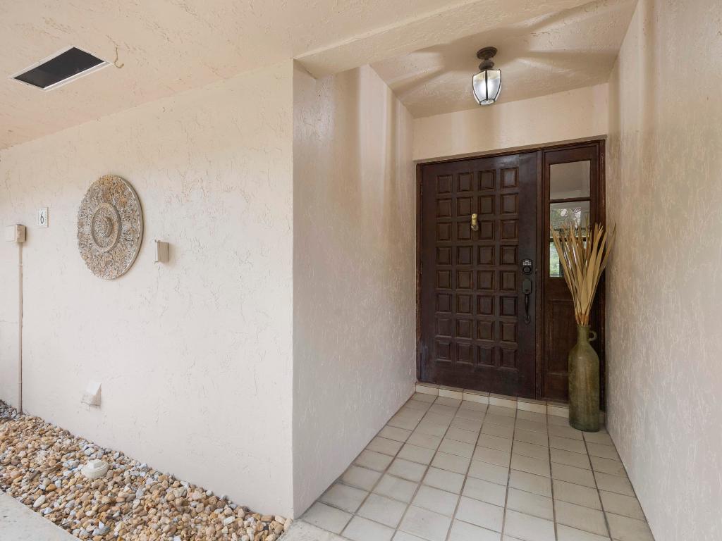 LAKESHORE COLONY VILLAS - Residential