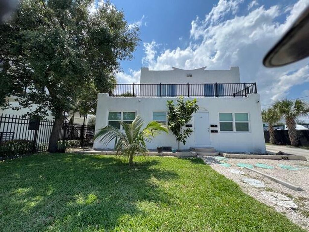 Photo of 1709 Mercer Avenue, West Palm Beach, FL 33401 (MLS # B26043957)