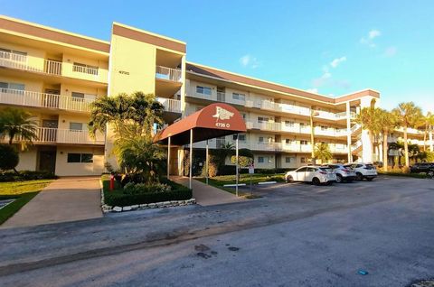 Photo of 4735 E Lucerne Lakes Boulevard E #413, Lake Worth, FL 33467 (MLS # R11144764)