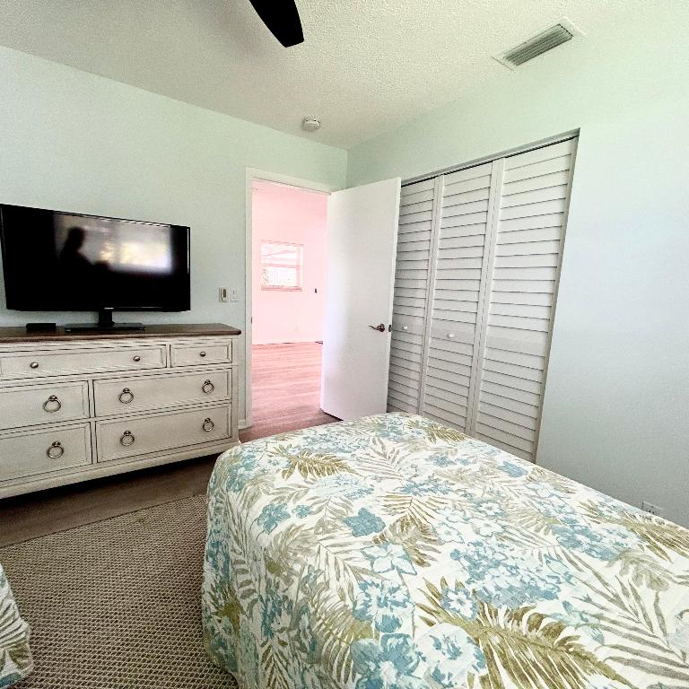 COUNTRY MANORS CONDO - Residential