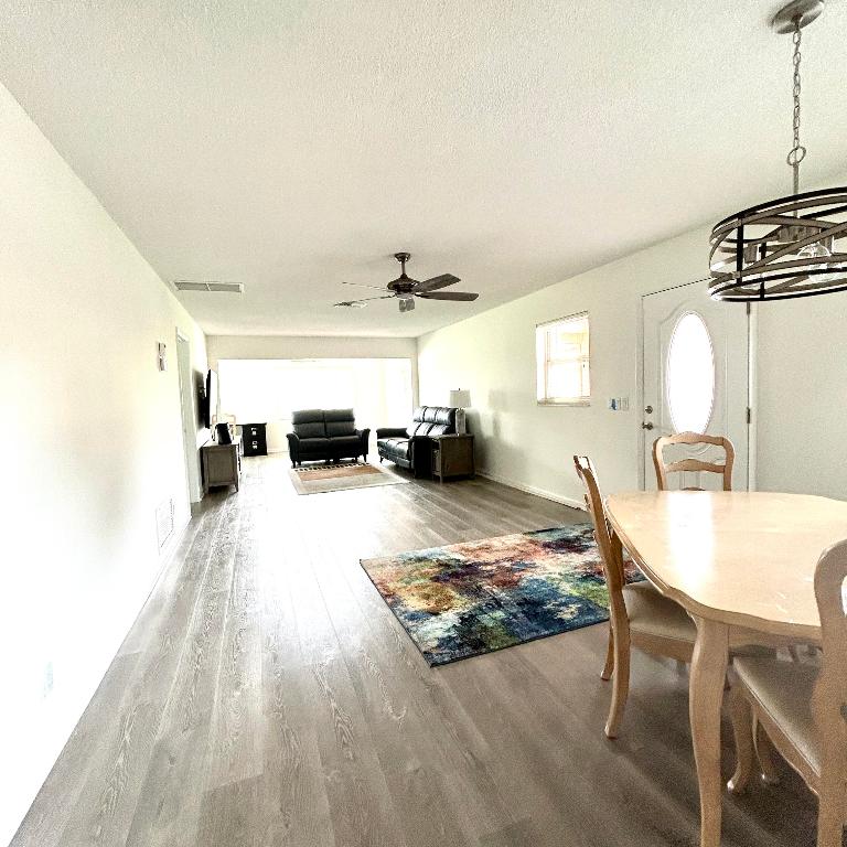 COUNTRY MANORS CONDO - Residential