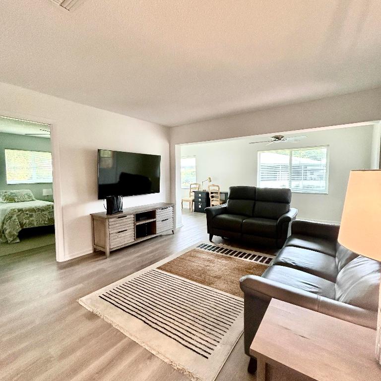 COUNTRY MANORS CONDO - Residential