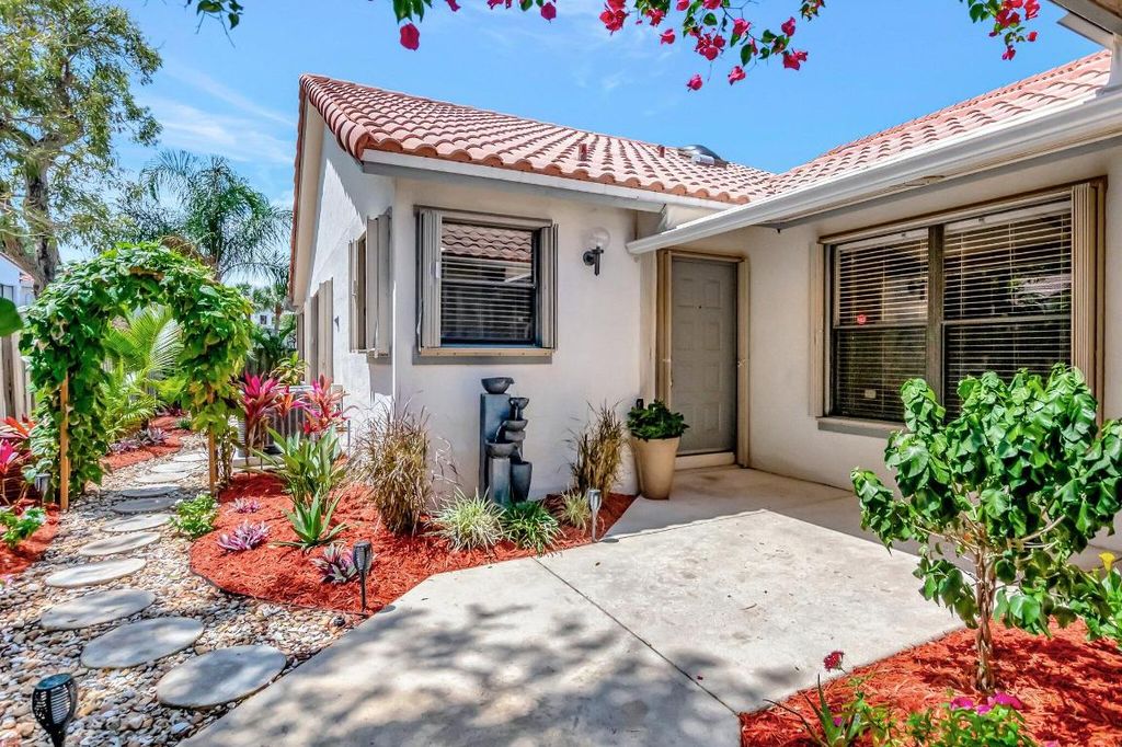 Photo of 21687 Cromwell Circle, Boca Raton, FL 33486 (MLS # R11079606)