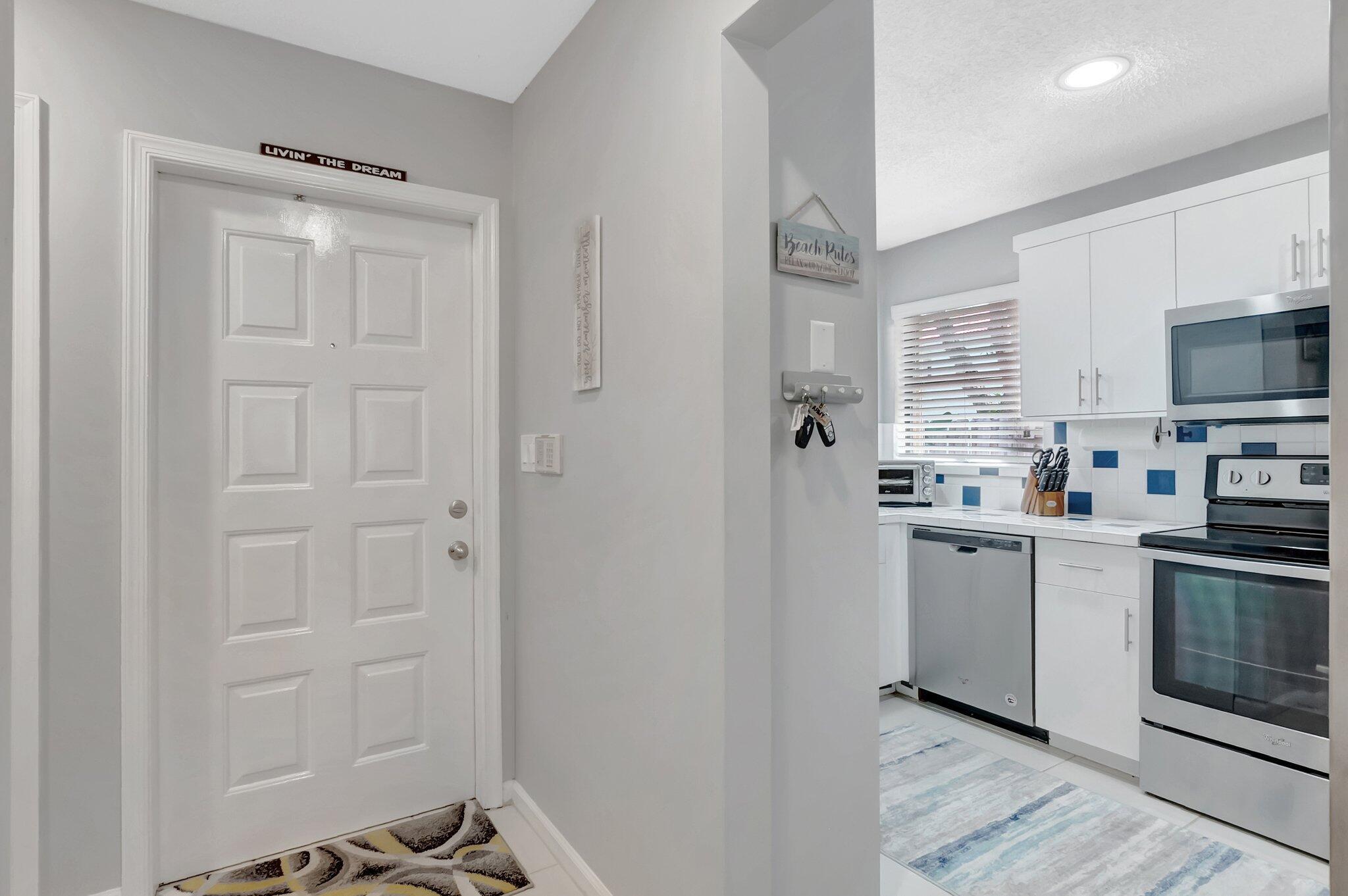 21687 Cromwell Circle