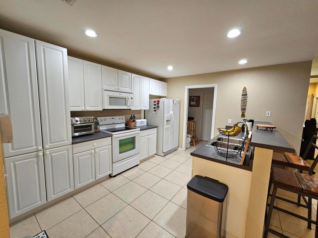 Photo of 1836 S Dovetail Drive #1, Fort Pierce, FL 34982 (MLS # R11157024)