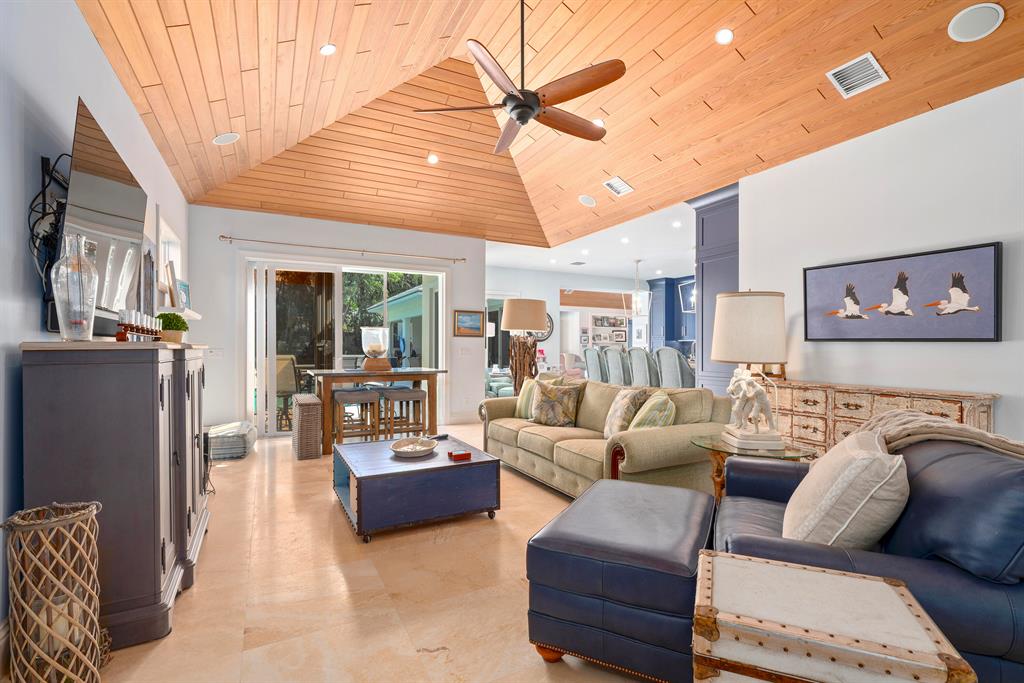 CRESTWOOD DELRAY - Residential