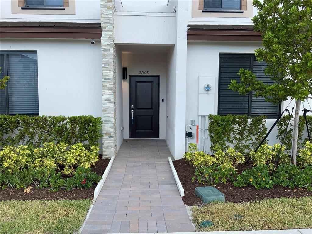 Welcome to this beautiful, modern 3 bed, 3 bath Townhouse in North Miami! Just minutes from Aventura Mall, many shopping centers, parks, places of worship and the beach! This home features a spacious living area connected to a dining room and kitchen with an island. Ring doorbell notification on front & back doors. New appliances, washer and dryer! Large Walk-In closet in Master bedroom, and double sinks in master bath! Fenced in private backyard perfect for BBQ’s and get togethers! Comes with a clubhouse including a fitness center, playroom, playground and huge pool and spa with gorgeous view of the lake! Welcome to Luxury Living!