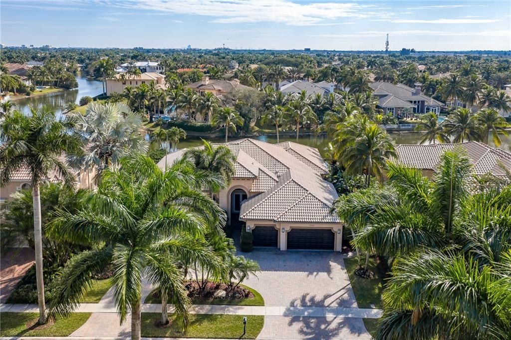 Photo of 10752 Hawks Vista St, Plantation, FL 33324 (MLS # F10266745)