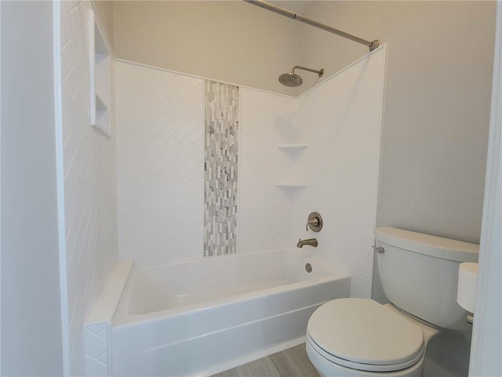Embassy Lakes Ph II 141-4 - Residential Lease