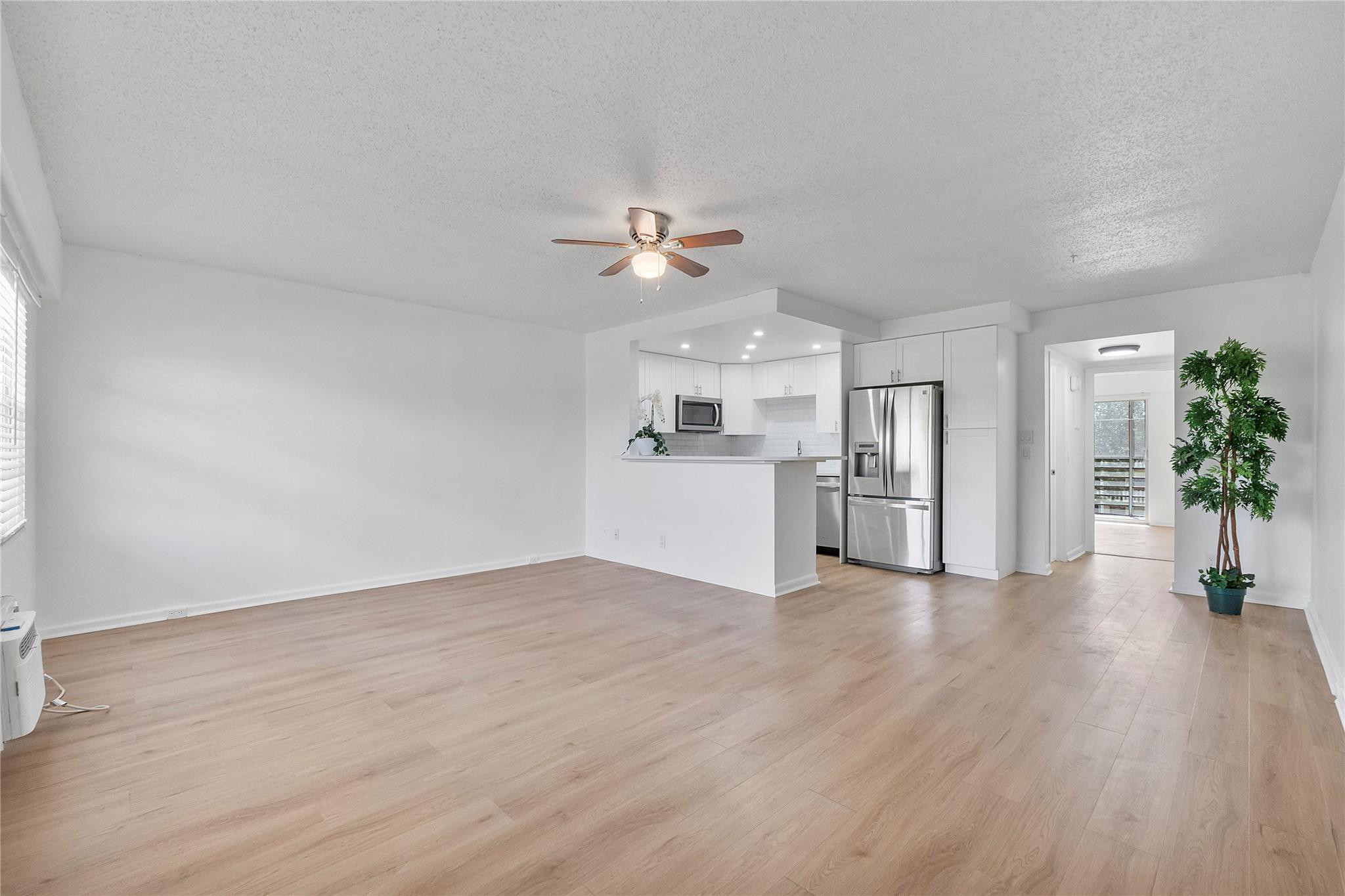 457 Mansfield K 457, Boca Raton, FL, 33434/$132,900 3 457 Mansfield K 457