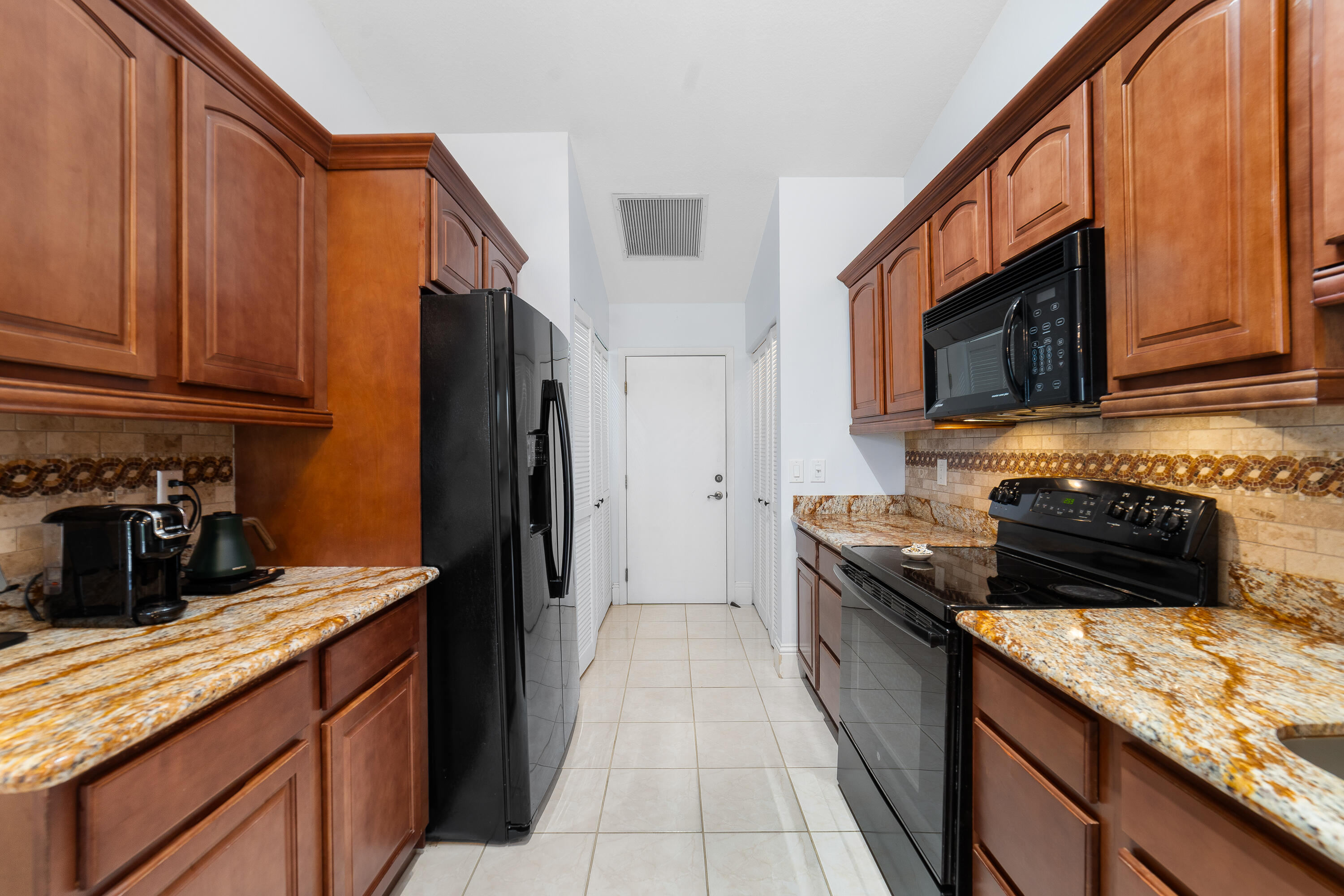 ABERDEEN 12 - Residential