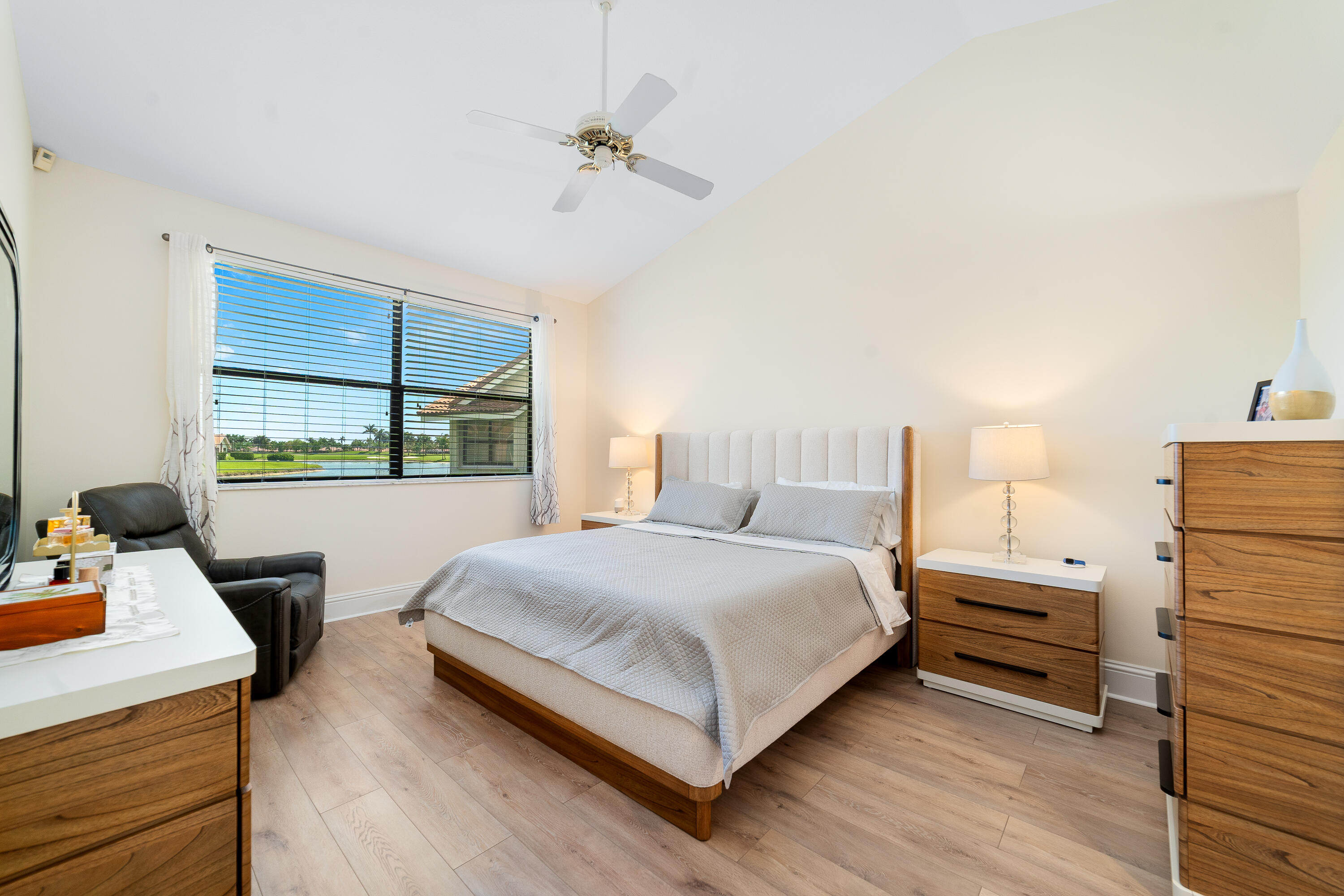 ABERDEEN 12 - Residential