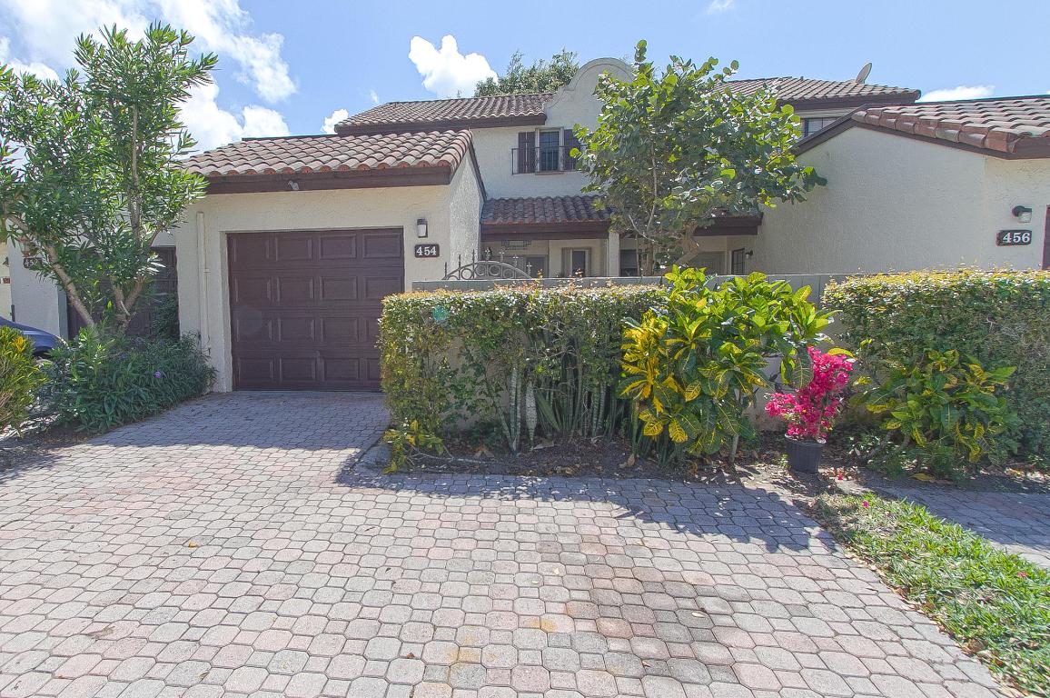 454 Ashwood Place