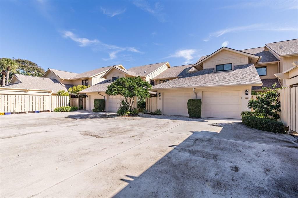Photo of 17109 Waterbend Drive #123, Jupiter, FL 33477 (MLS # R10768557)